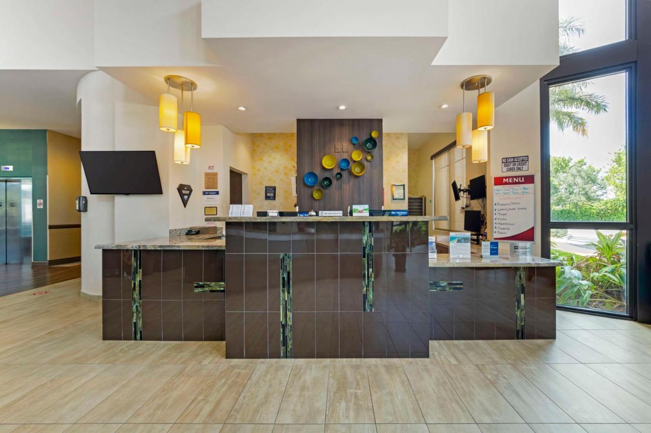 Best Western Plus Miami Executive Airport Hotel And Suites Country Walk Екстер'єр фото