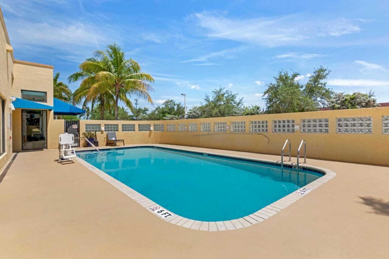 Best Western Plus Miami Executive Airport Hotel And Suites Country Walk Екстер'єр фото
