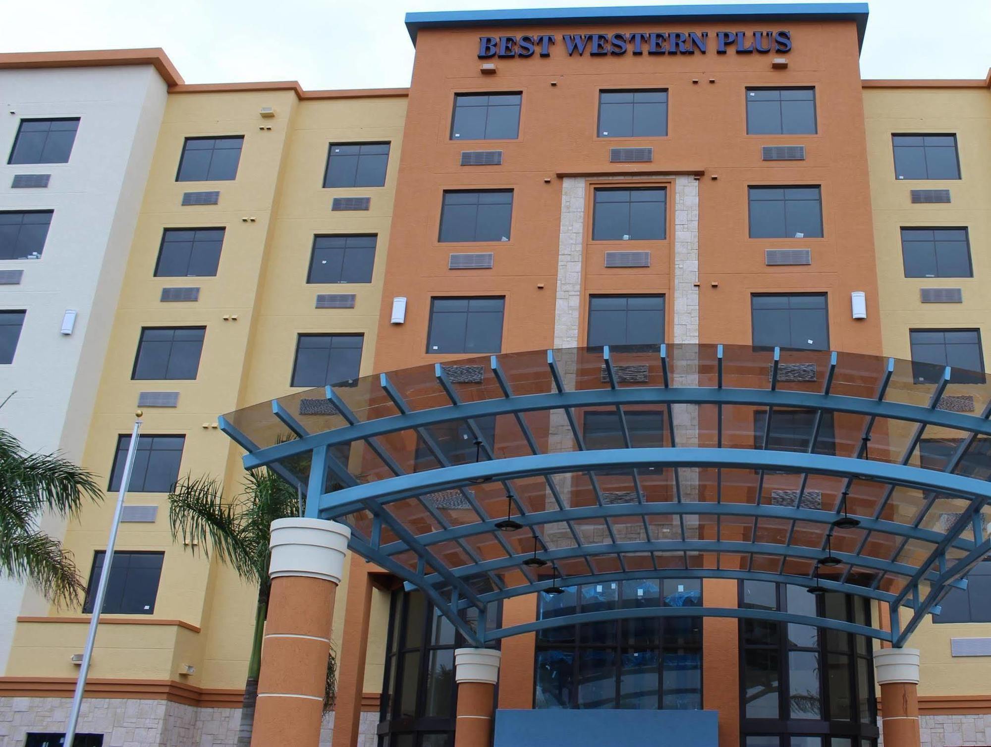 Best Western Plus Miami Executive Airport Hotel And Suites Country Walk Екстер'єр фото