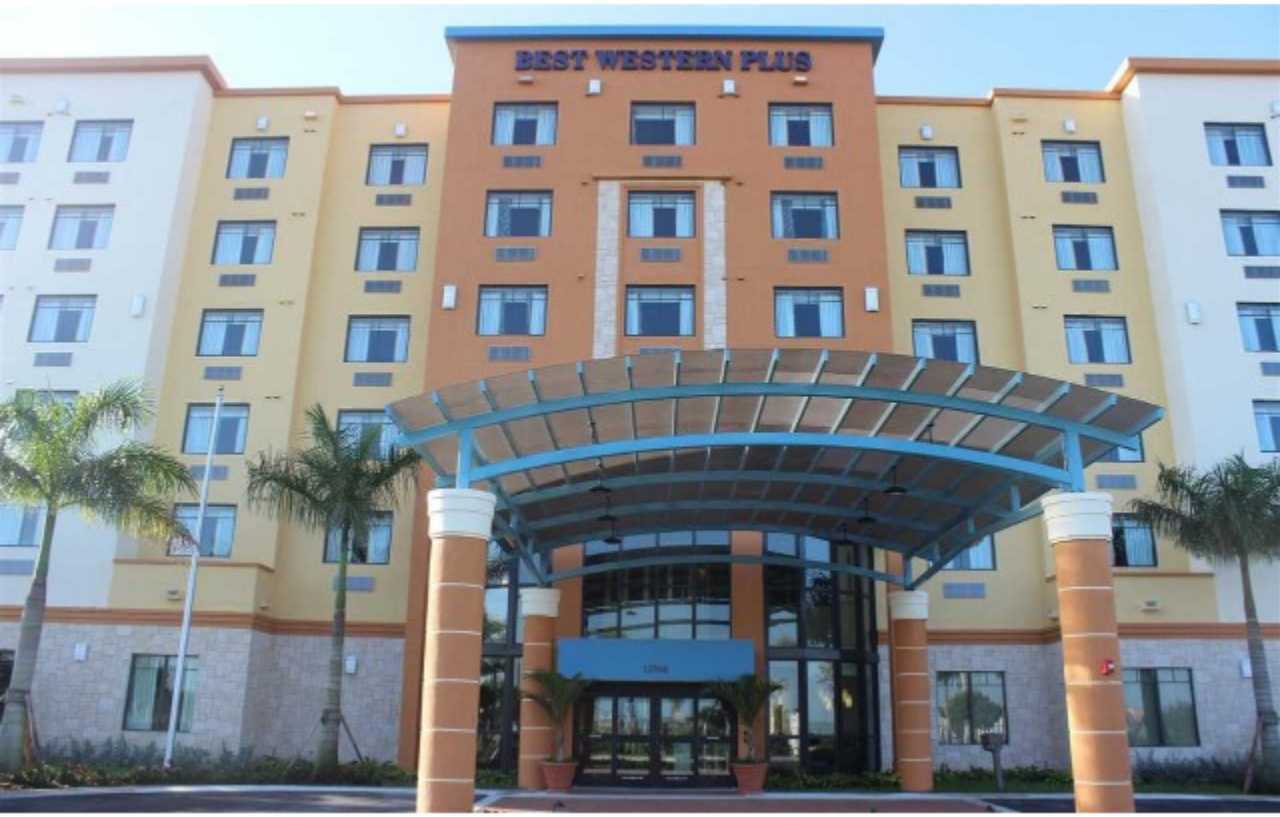 Best Western Plus Miami Executive Airport Hotel And Suites Country Walk Екстер'єр фото